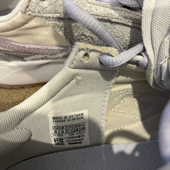 Reebok Classic Legacy Runners - Neutral tones (beige, grey, lilac) UK 5, EU 37.5 - Picture 10 of 11